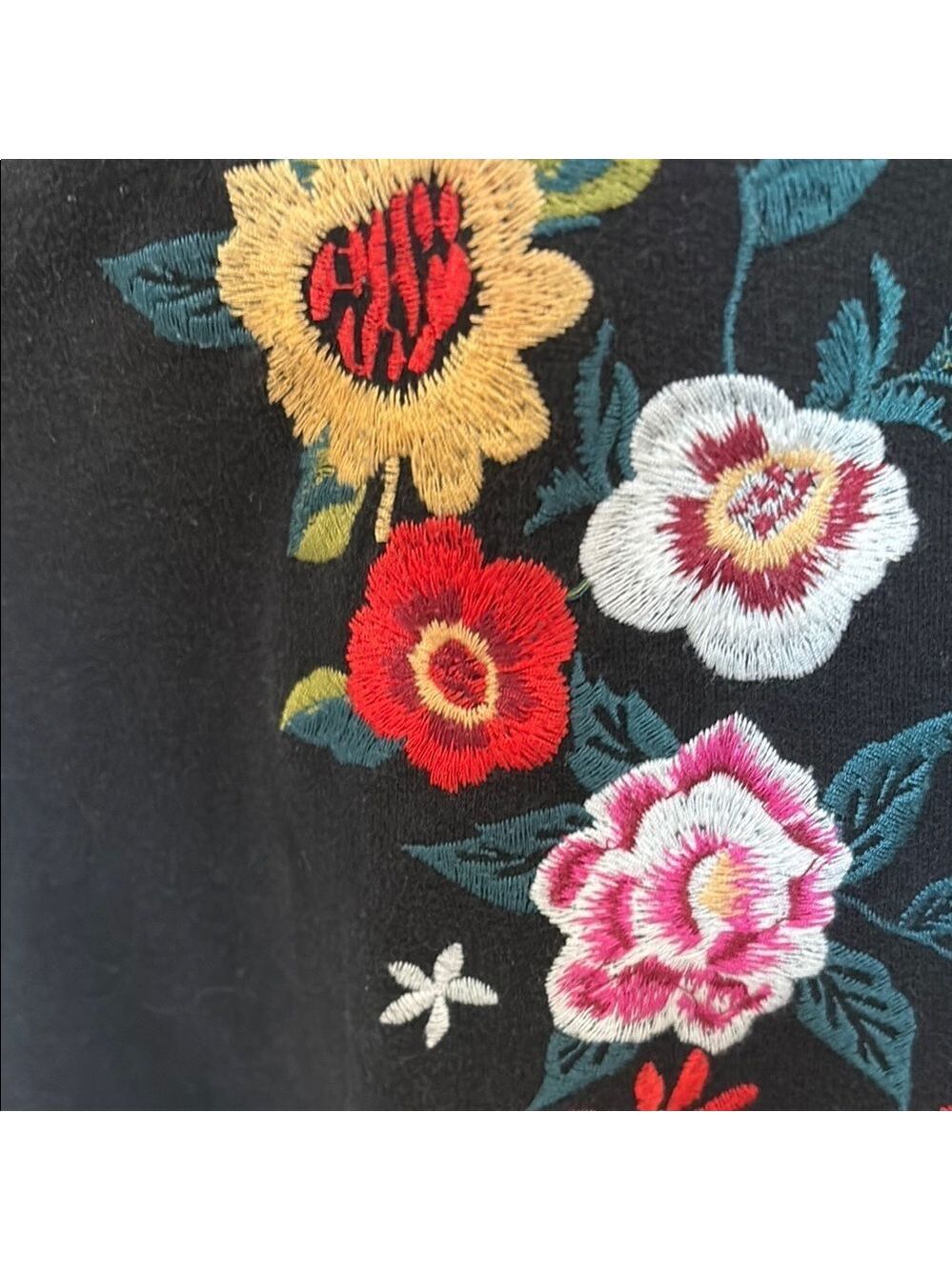 Umgee Size L black dress with floral embroidery. Short sleeves colorful - Picture 5 of 7